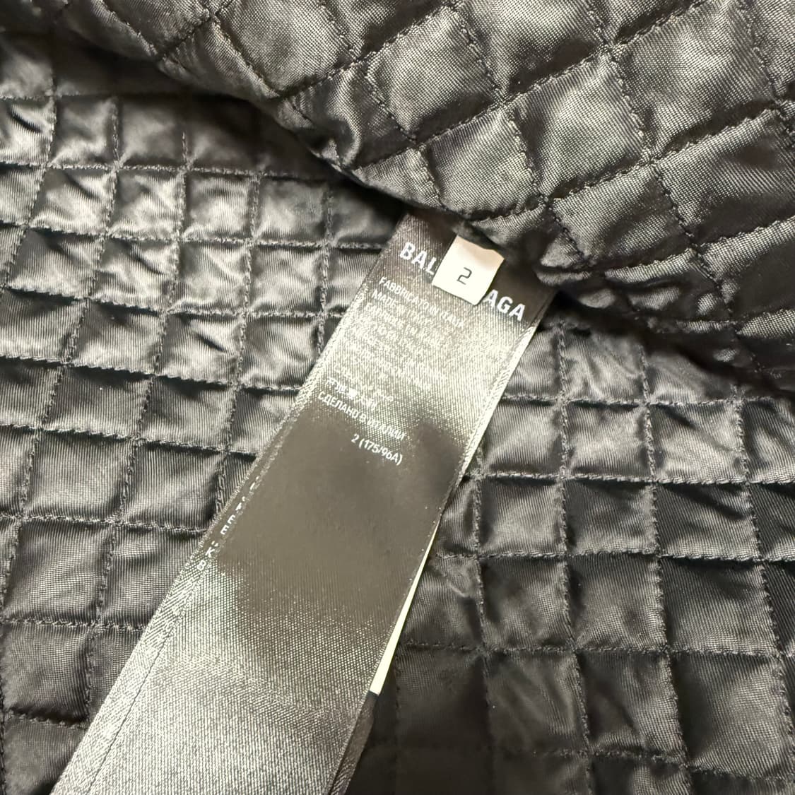 발렌시아가 디컨스트럭티드 레더 자켓 2 상품이미지4