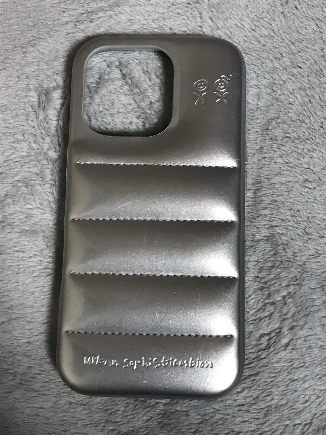 아이폰16pro 어반소피스티케이션 실버 케이스 상품이미지1