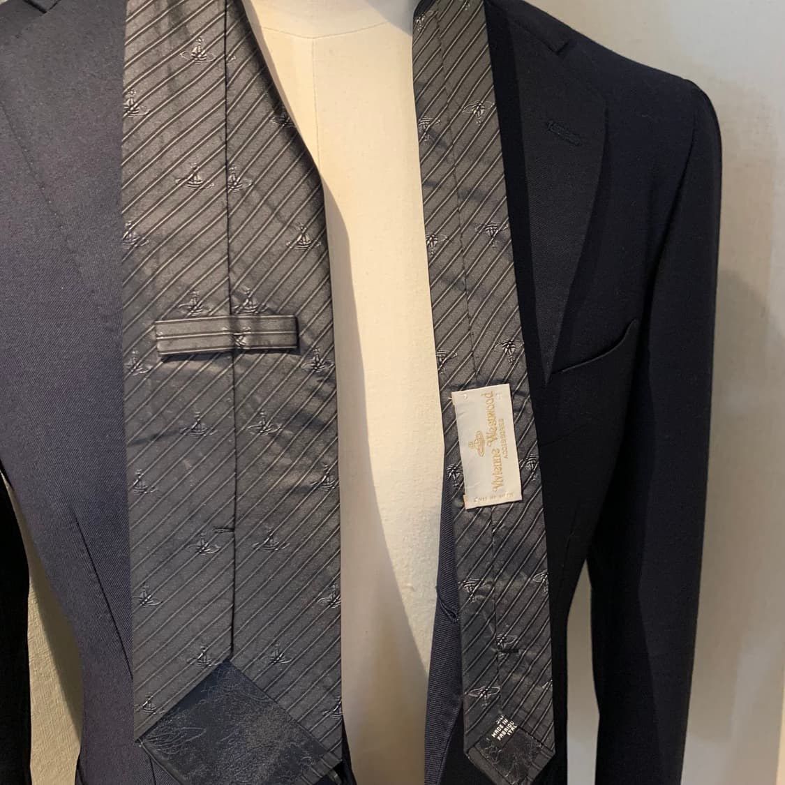 비비안웨스트우드 명품 스트라이프 모노그램 넥타이 A등급 9cm 상품이미지2