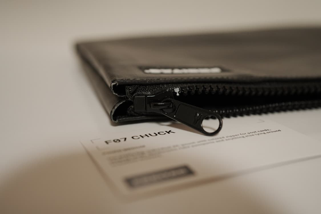 프라이탁 F07 CHUCK 척 파우치 올블랙 상품이미지3