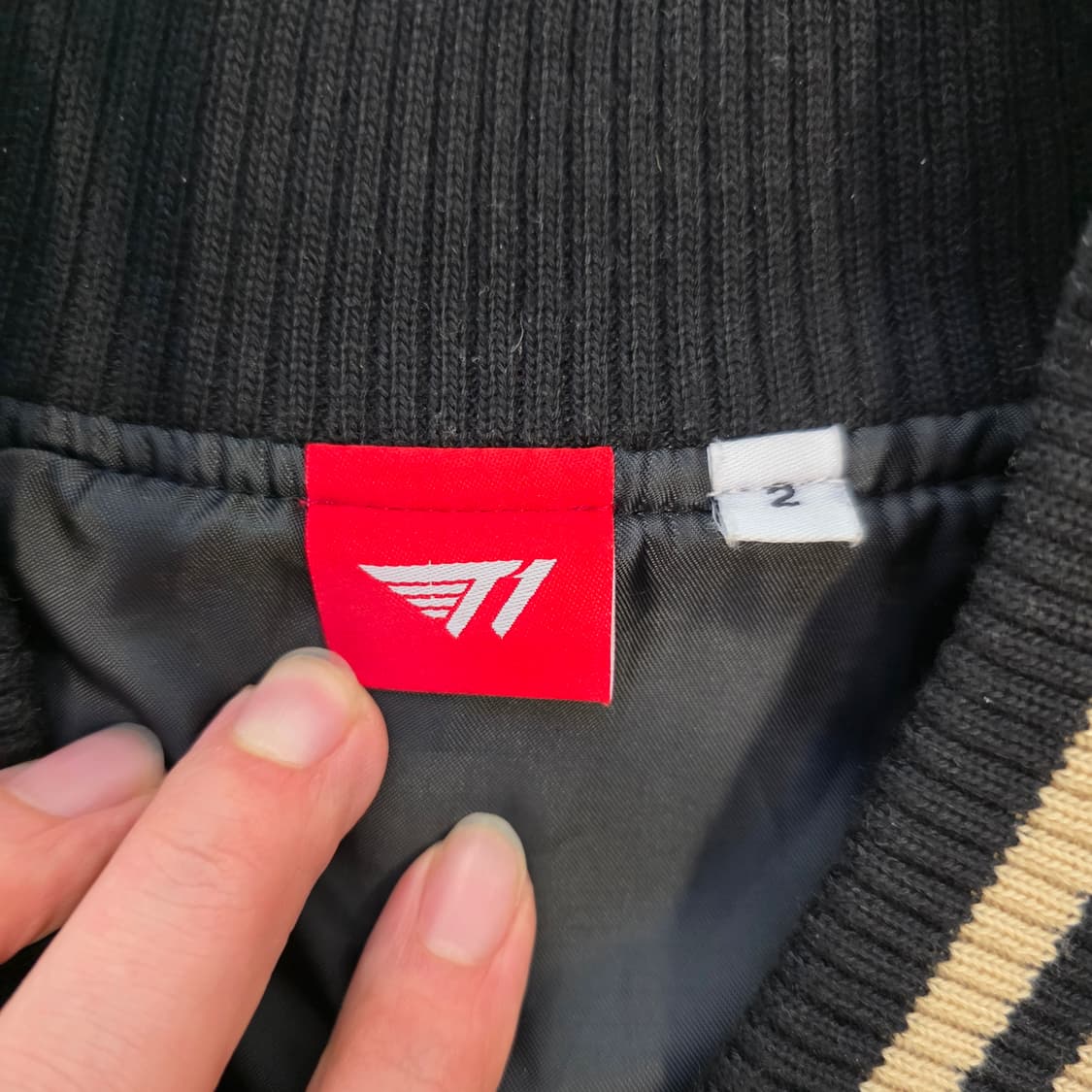 [2]T1 티원 2023 월즈 챔피언 자켓 상품이미지2