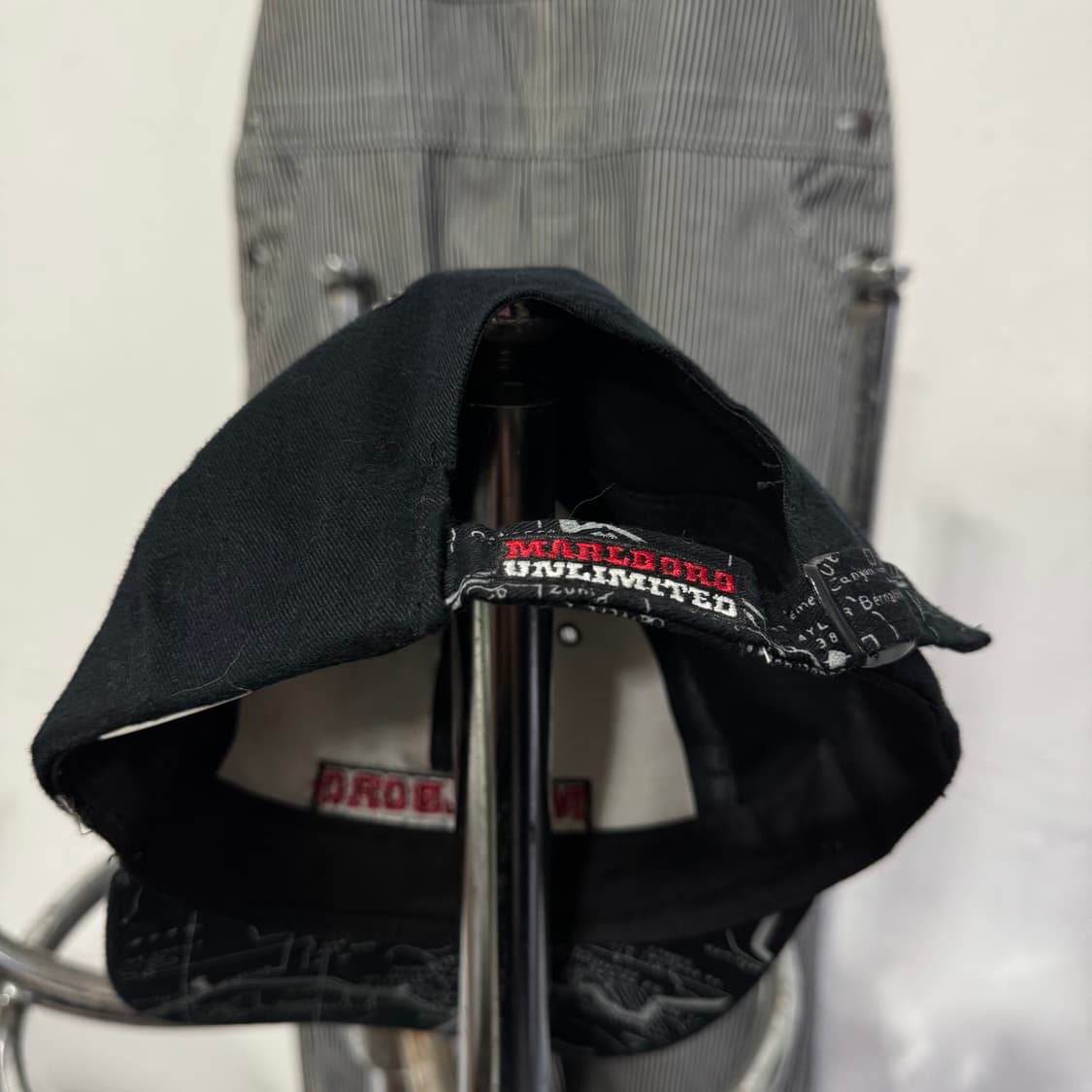 말보로 언리미티드 박스로고 코튼 스트랩 볼캡 상품이미지3