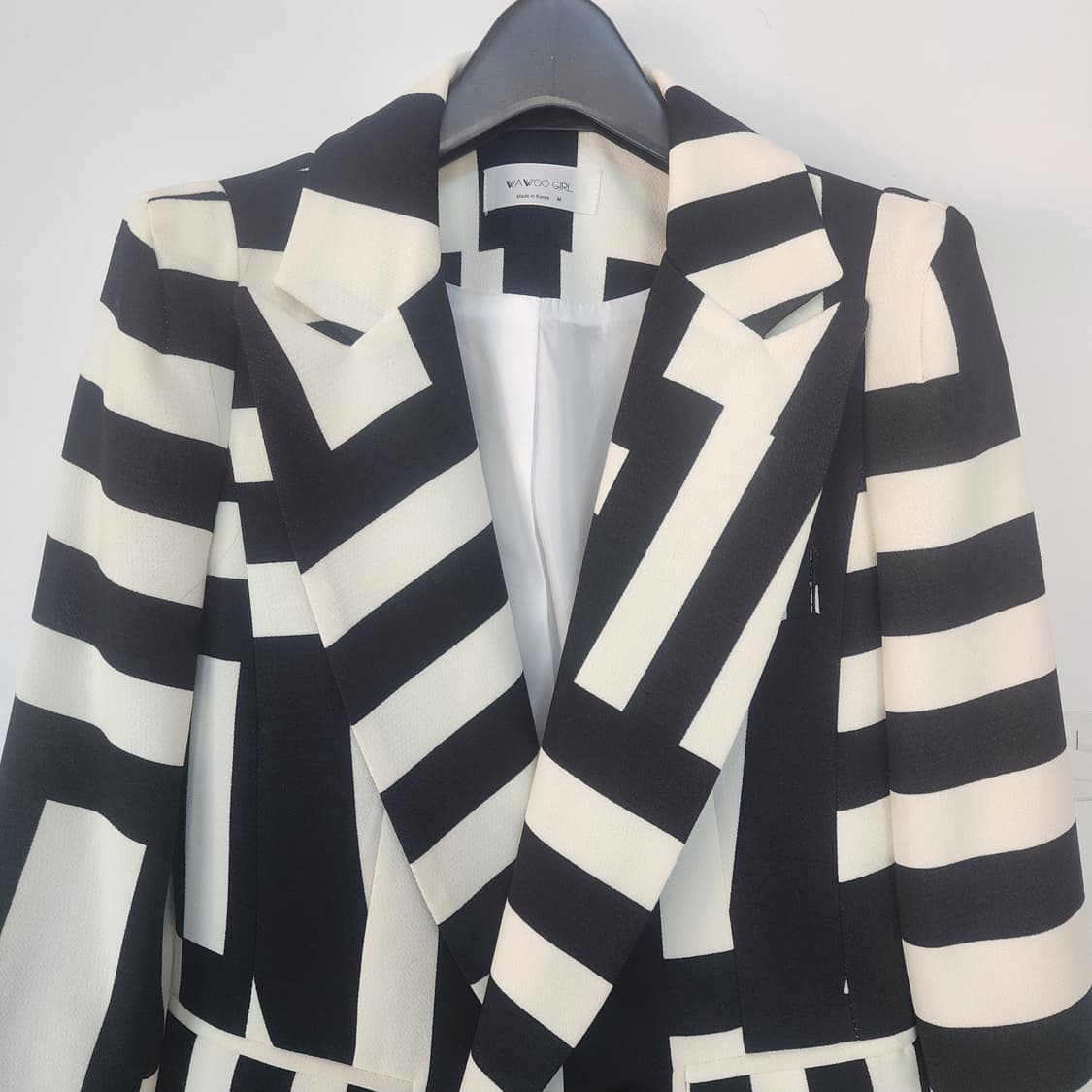 WAWOO GIRL 블랙 화이트 패턴 블레이저 상품이미지2