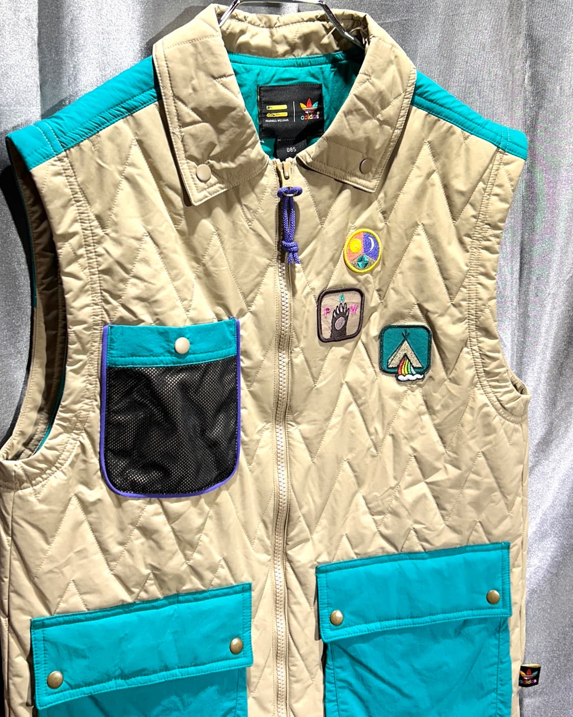 XS 아디다스 어드벤처 라인 패치 퀼팅 베이지 베스트  상품이미지4