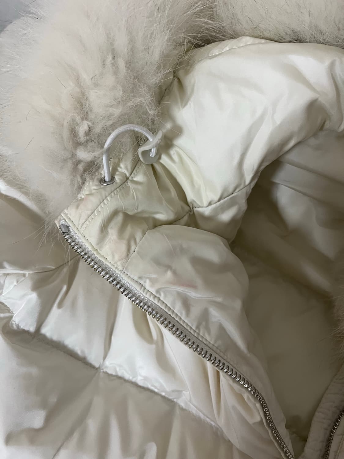 프라다 여성 폭스퍼 패딩 화이트 42 상품이미지6
