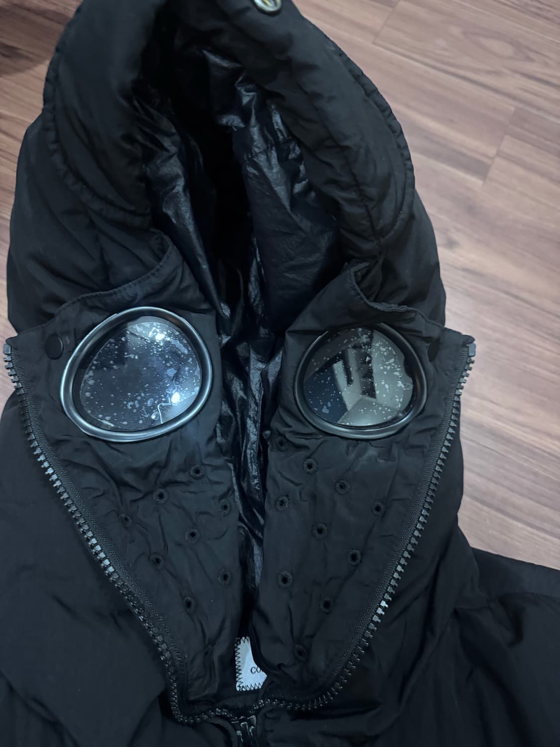 Cp컴퍼니 크롬 고글 패딩 100사이즈 상품이미지2