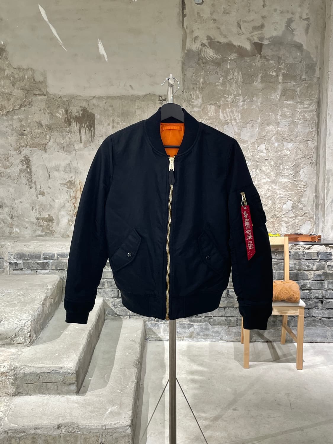 알파 인더스트리 블랙 ma-1 플라이트 리버시블 자켓 상품이미지1