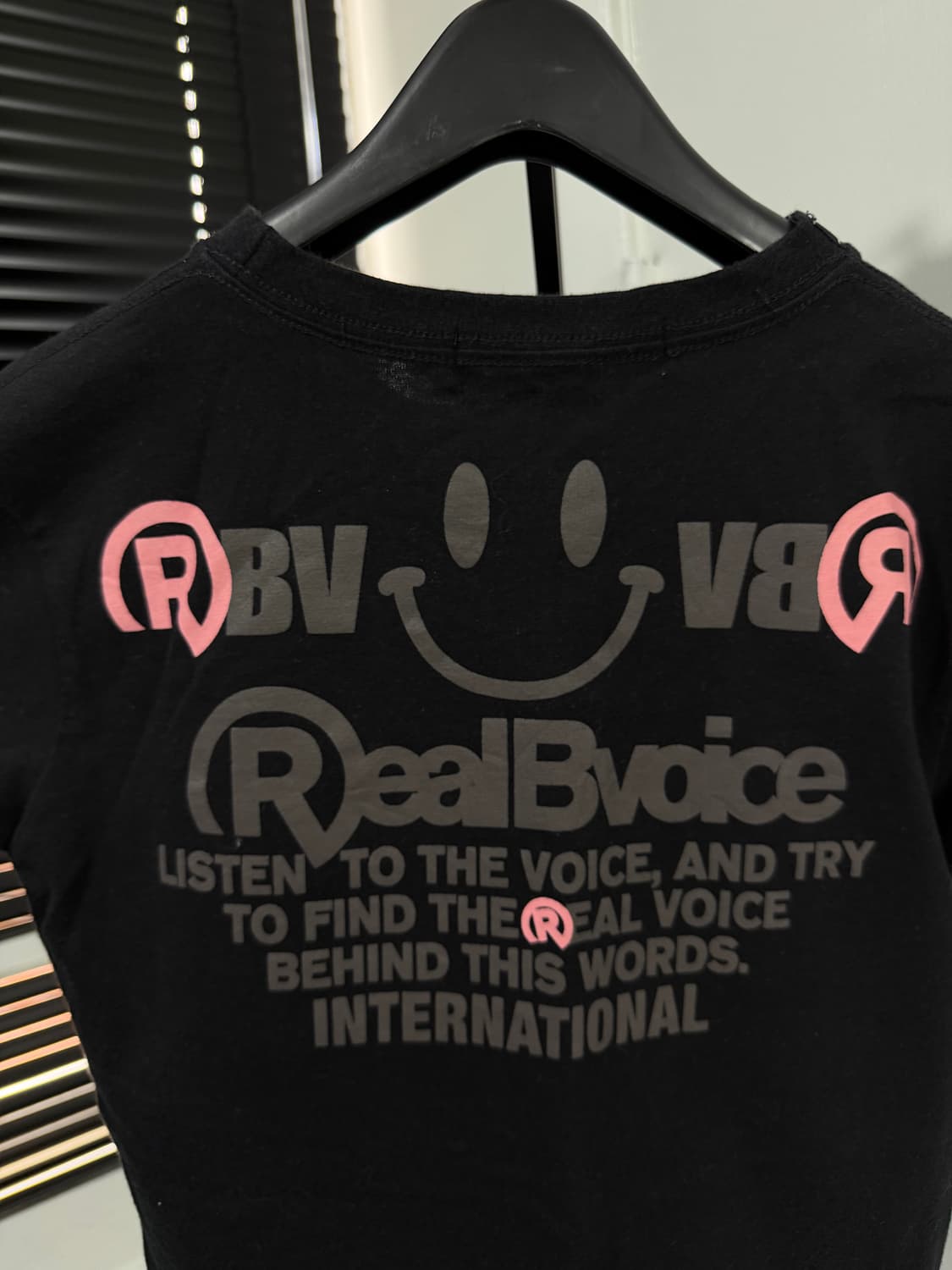 리얼비보이스  빈티지 스마일 다양한패치 여성 반팔티셔츠  상품이미지9