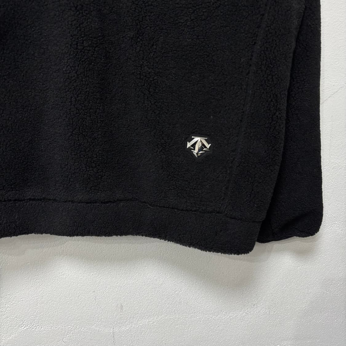 데상트x마세라티 셰르파 플리스 자켓 상품이미지8