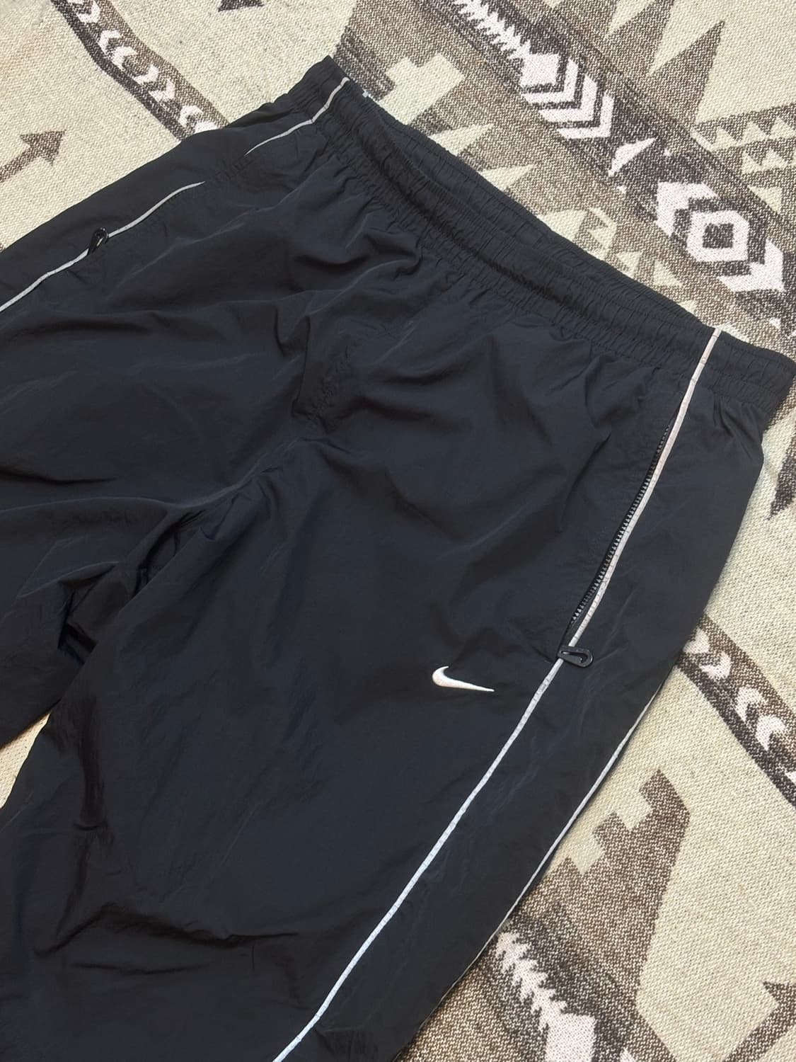 나이키 솔로 스우시 트랙 팬츠 상품이미지3