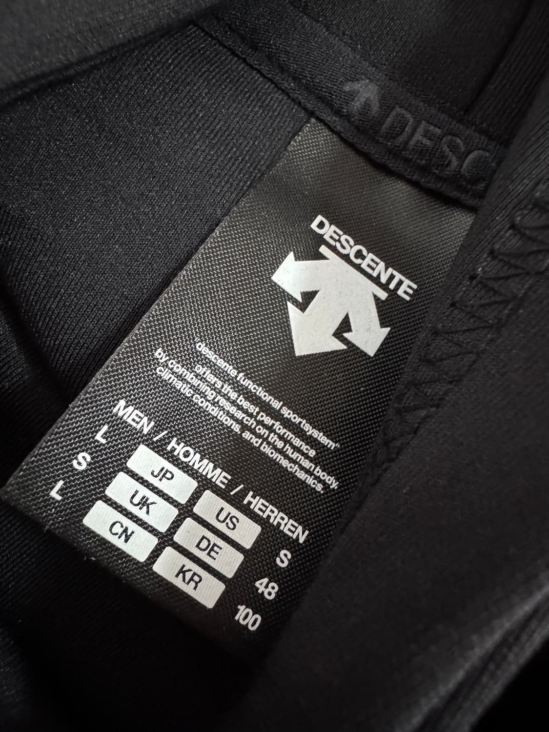 데상트 빅 로고 기능성 트레이닝 후드티 L 블랙 상품이미지3