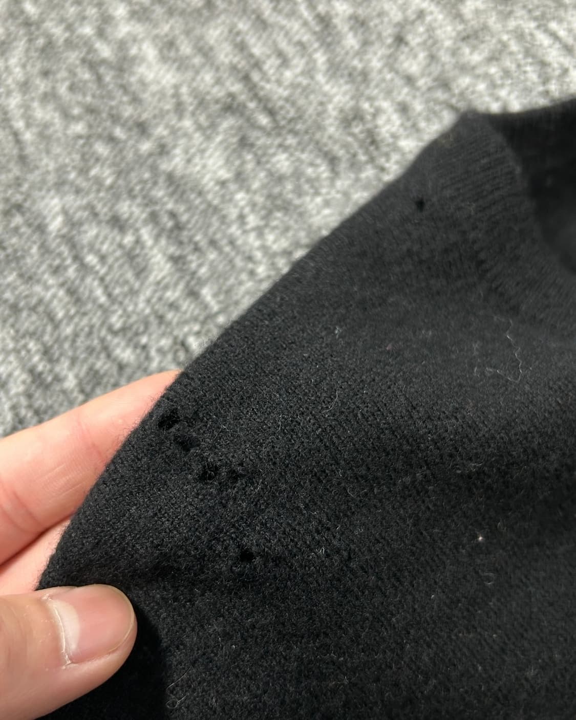 폴로 랄프로렌 퍼플 포니 블랙 브이넥 니트 상품이미지7