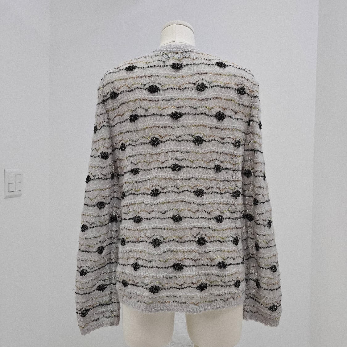 그레이 모헤어 자수 반짝이 스트라이프 가디건 상품이미지2