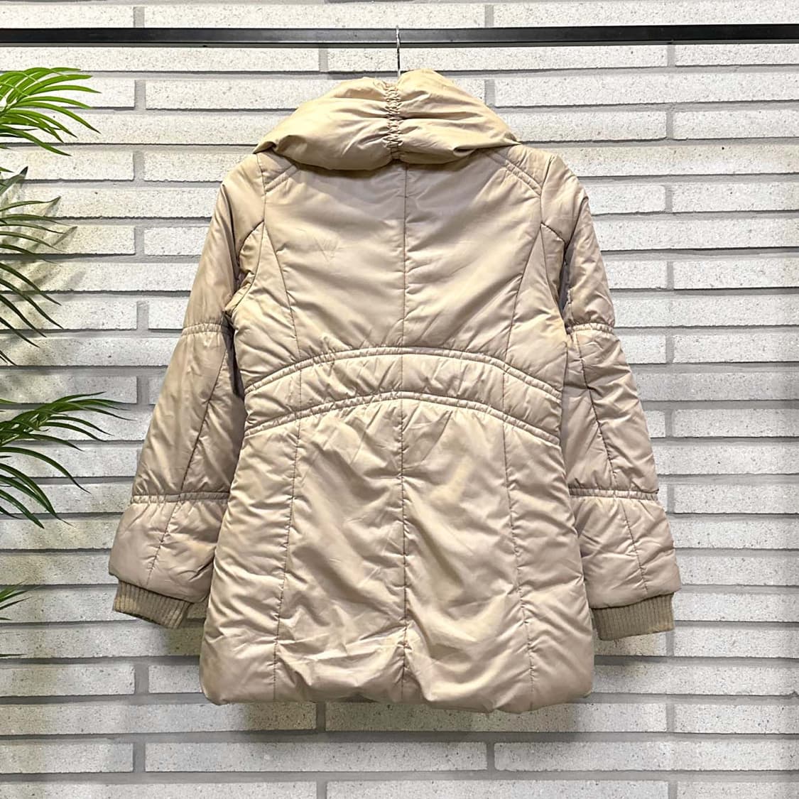 JPN VINTAGE 하프 패딩 숄카라 니트 시보리 투포켓 디테일 베이지 상품이미지3