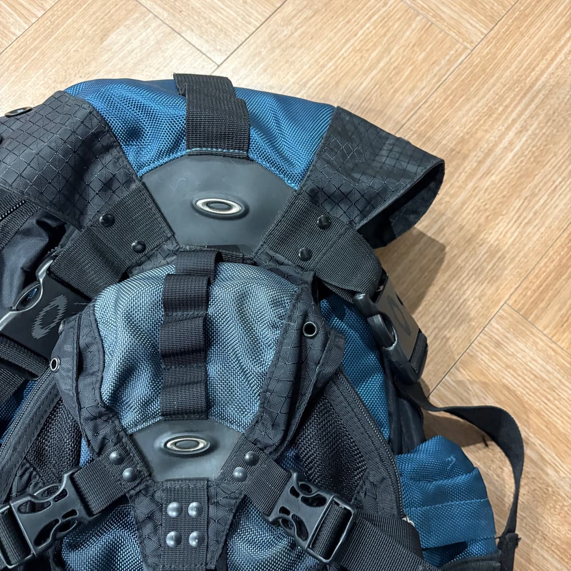 오클리 빅 아이콘 백팩 상품이미지2