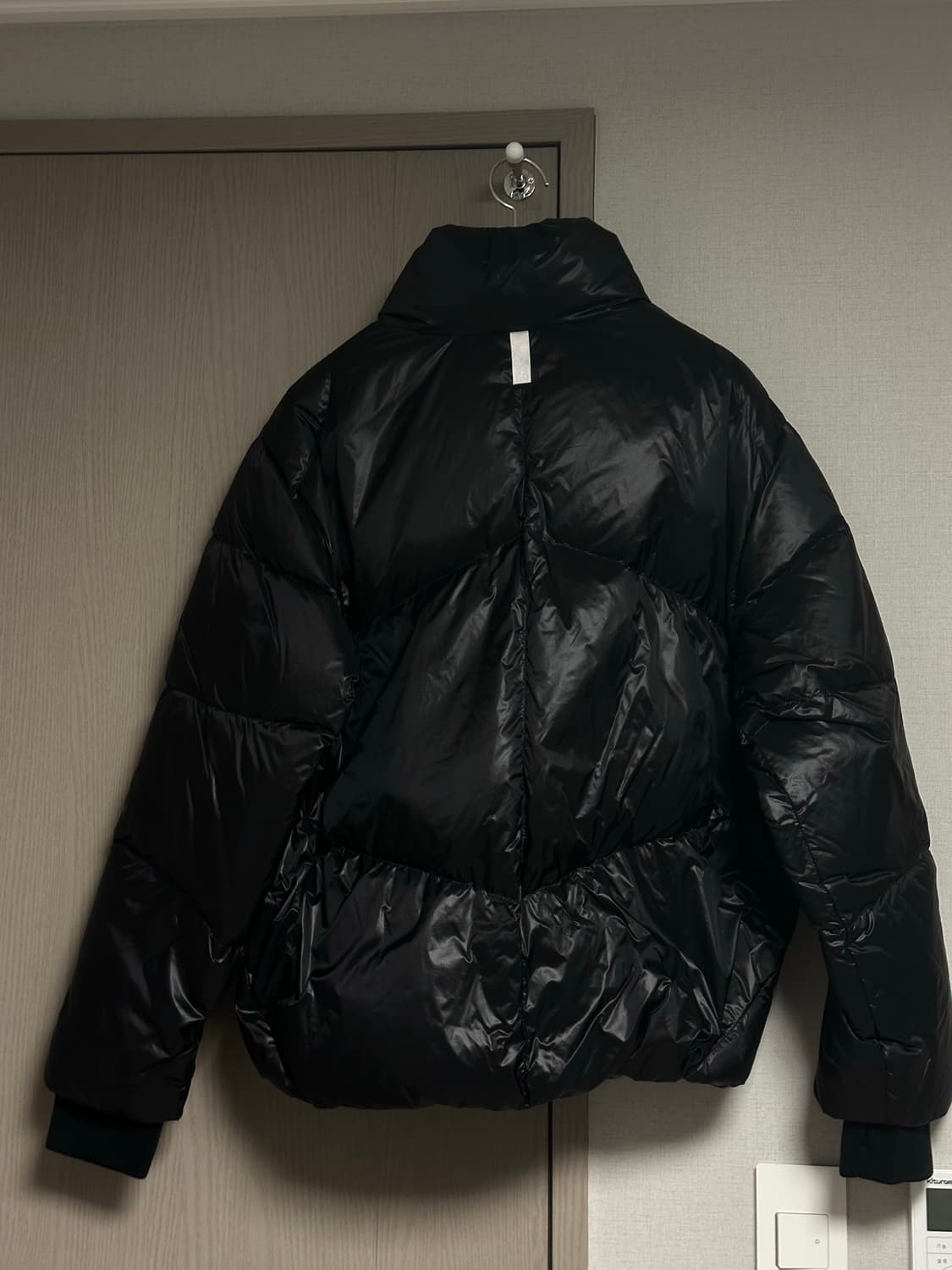 노매뉴얼 유광 패딩 검정 S 사이즈 상품이미지3