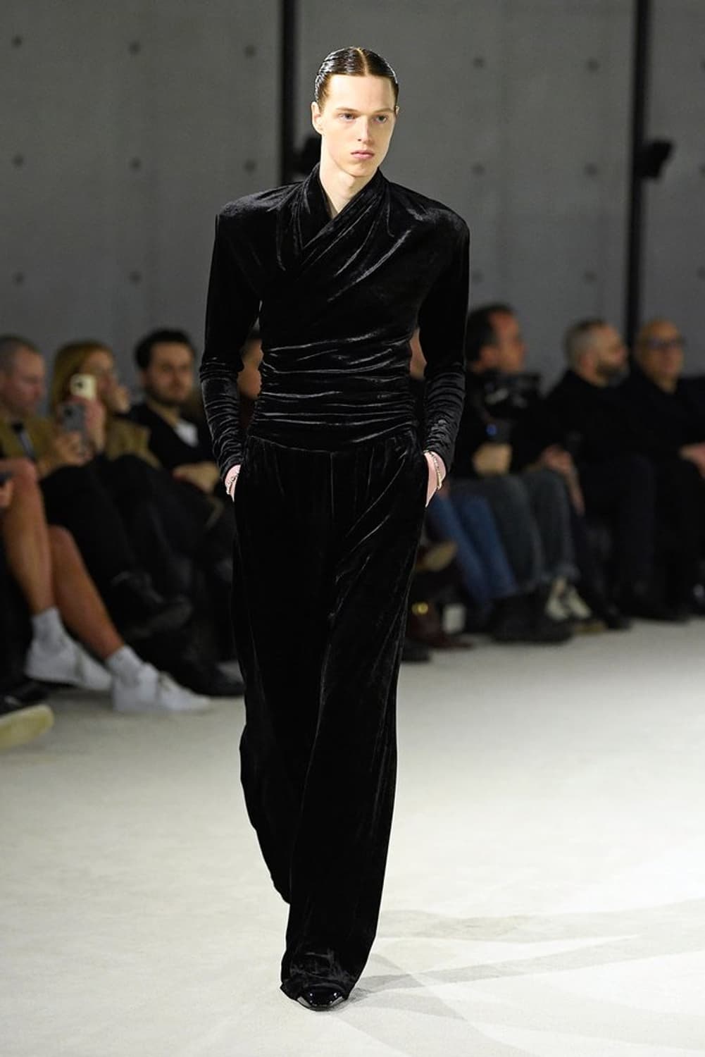 생로랑 23aw 벨벳 탑 상품이미지1