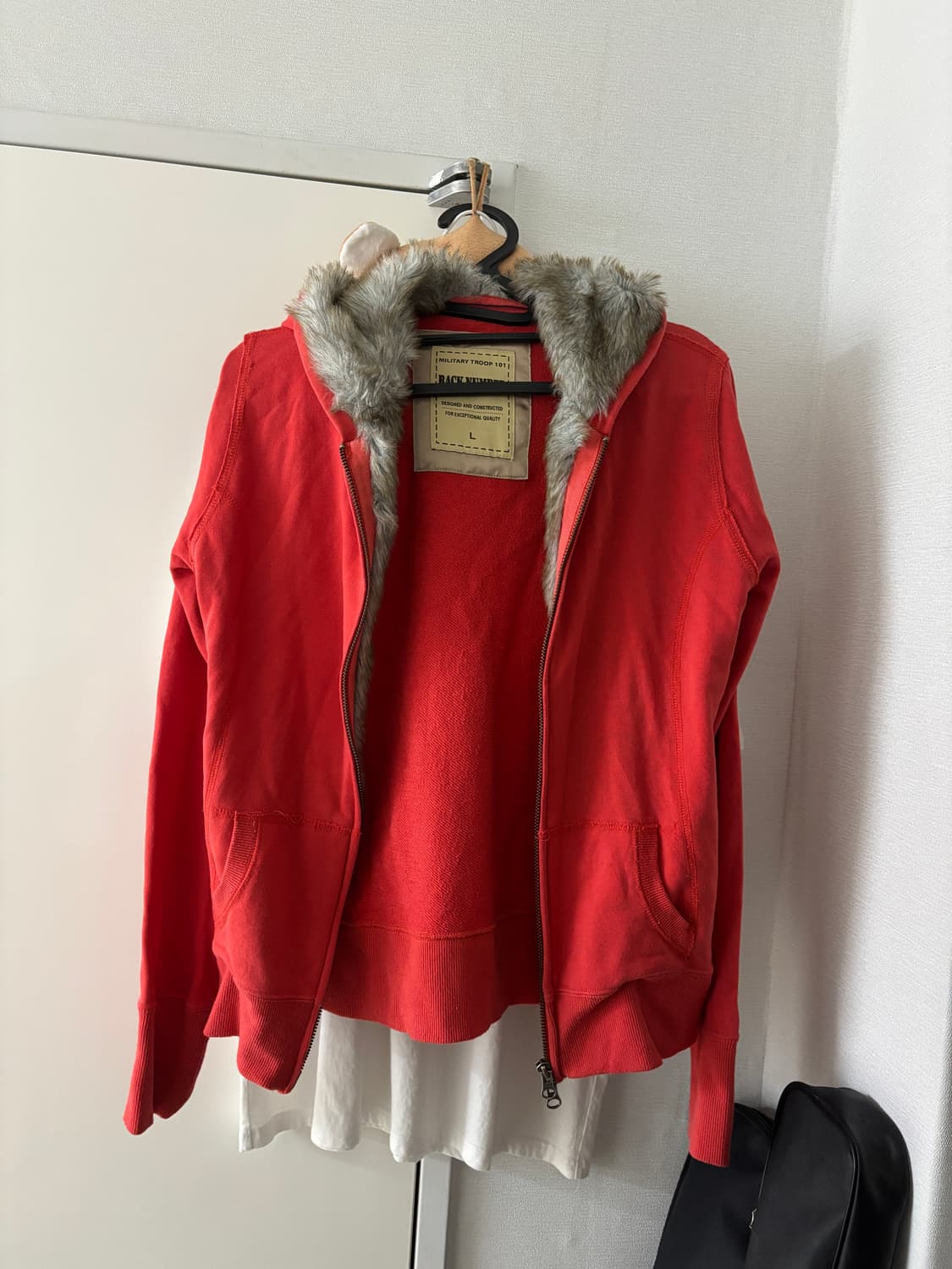 백넘버 투웨이 지퍼 슬림핏 퍼 후드집업 상품이미지2