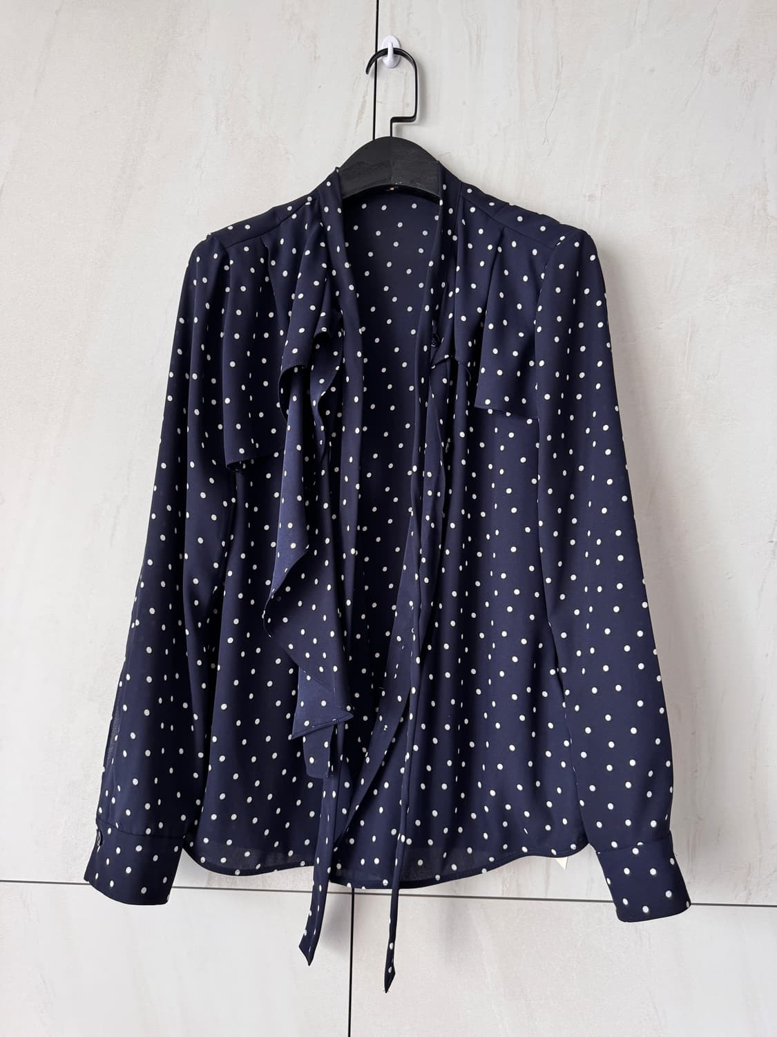 텍있는 새상품 MINE 도트 리본 블라우스 네이비 55사이즈 상품이미지5