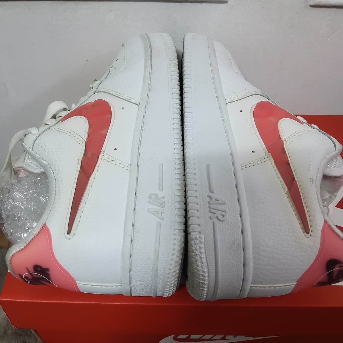 나이키 에어포스 1 발렌타인데이  235  상품이미지5