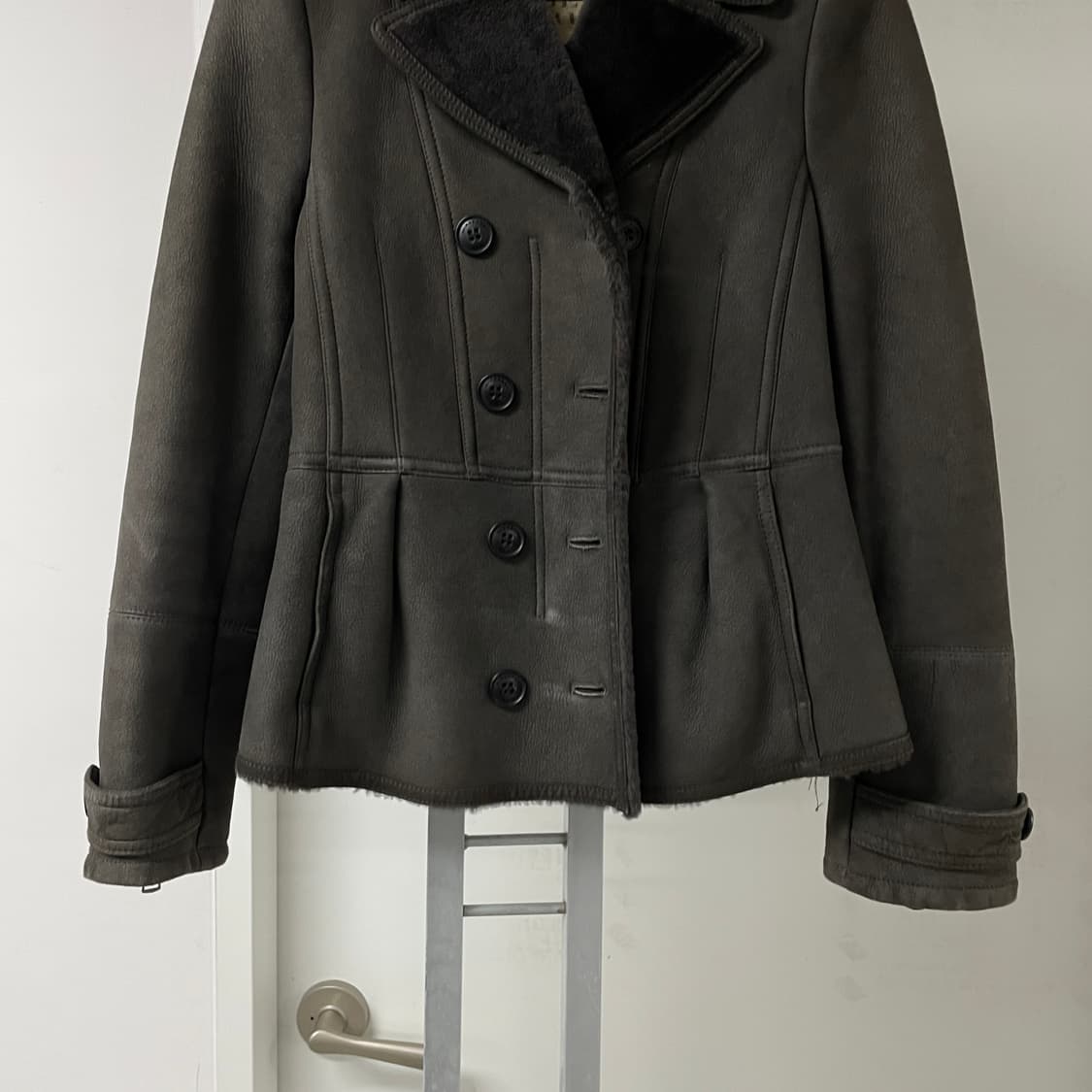 버버리 무스탕 34(W) 상품이미지3