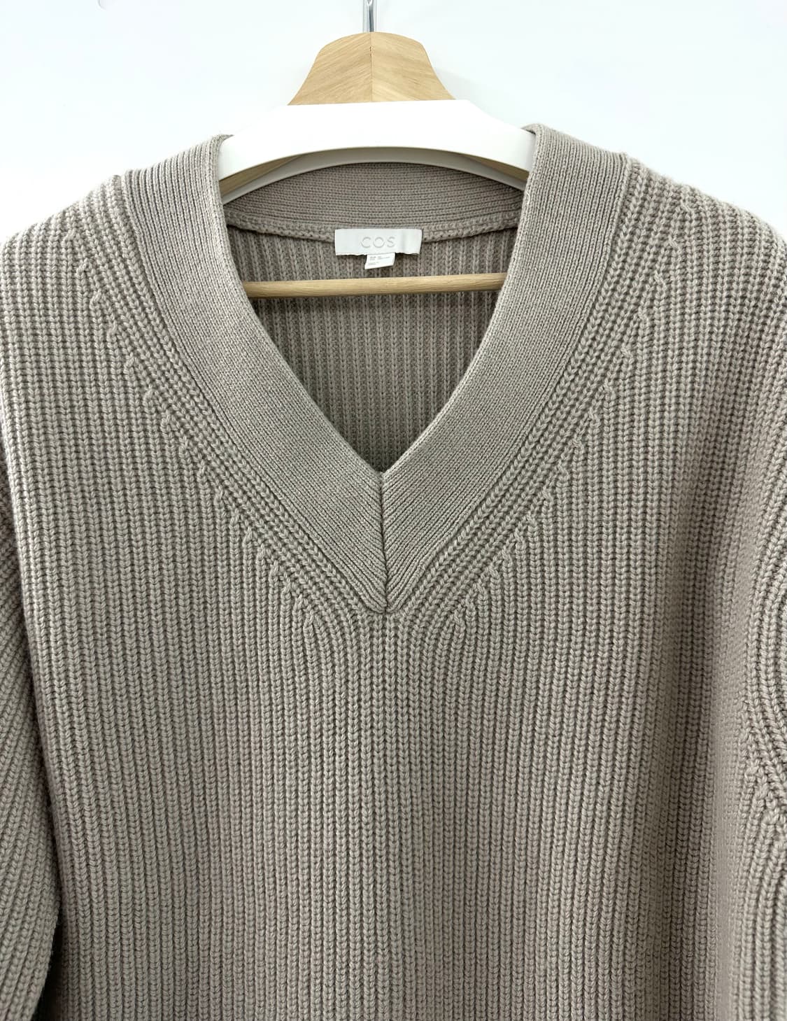 COS 브이넥 울니트 베이지 XL (민트급) 상품이미지2
