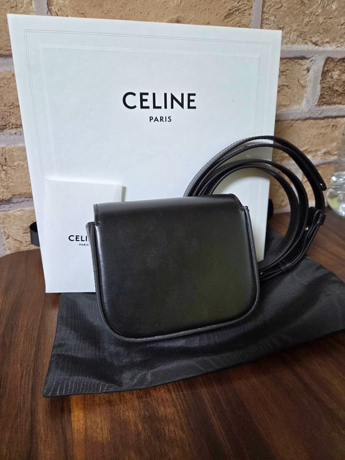 셀린느 미니클로드 샤이니 카프스킨 상품이미지2