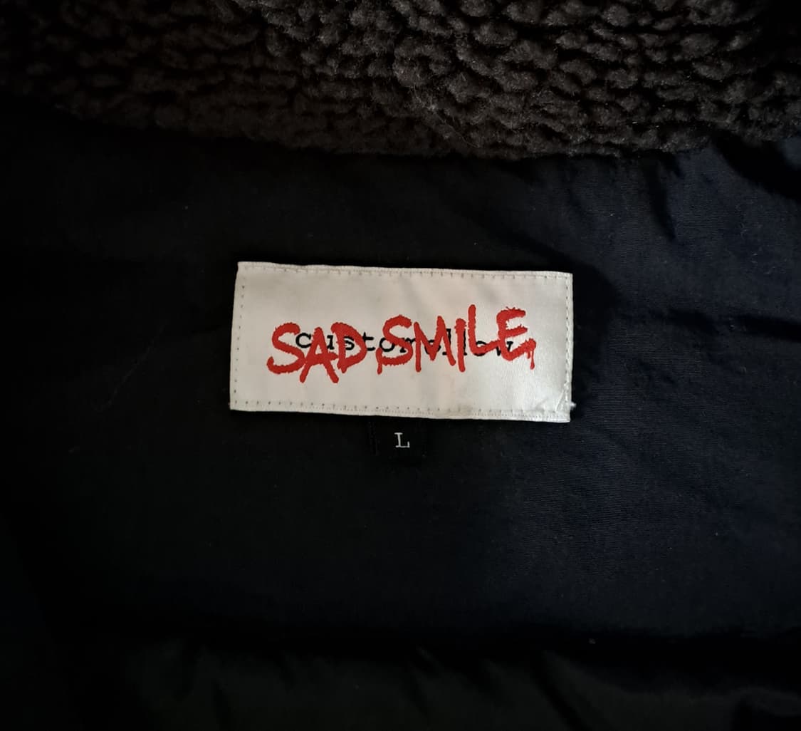 (택포) 22FW 커스텀멜로우 새드스마일 필드 다운 L B4 상품이미지7