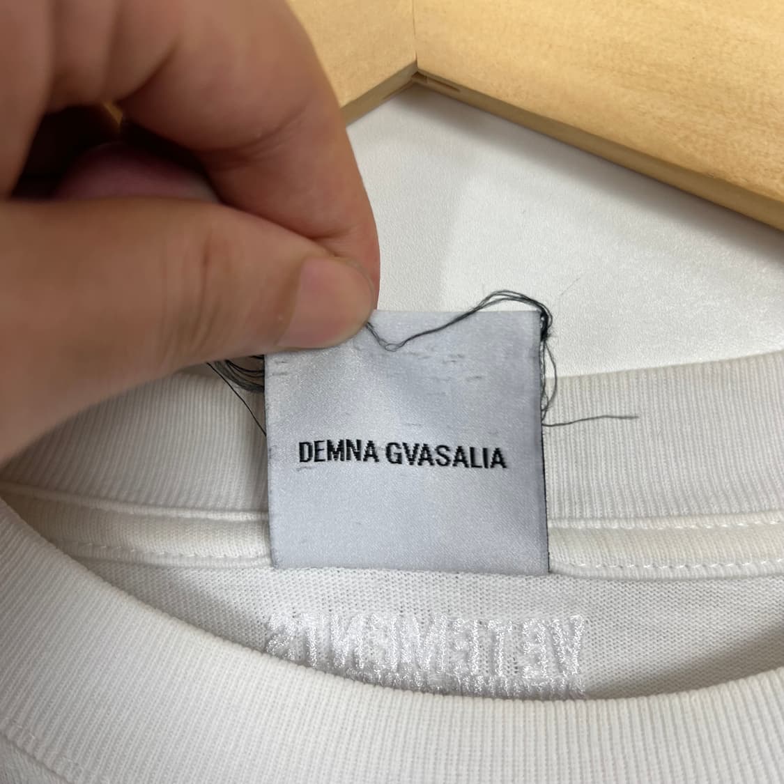 Vetements 베트멍 사이드라벨 화이트 슬리브 상품이미지5