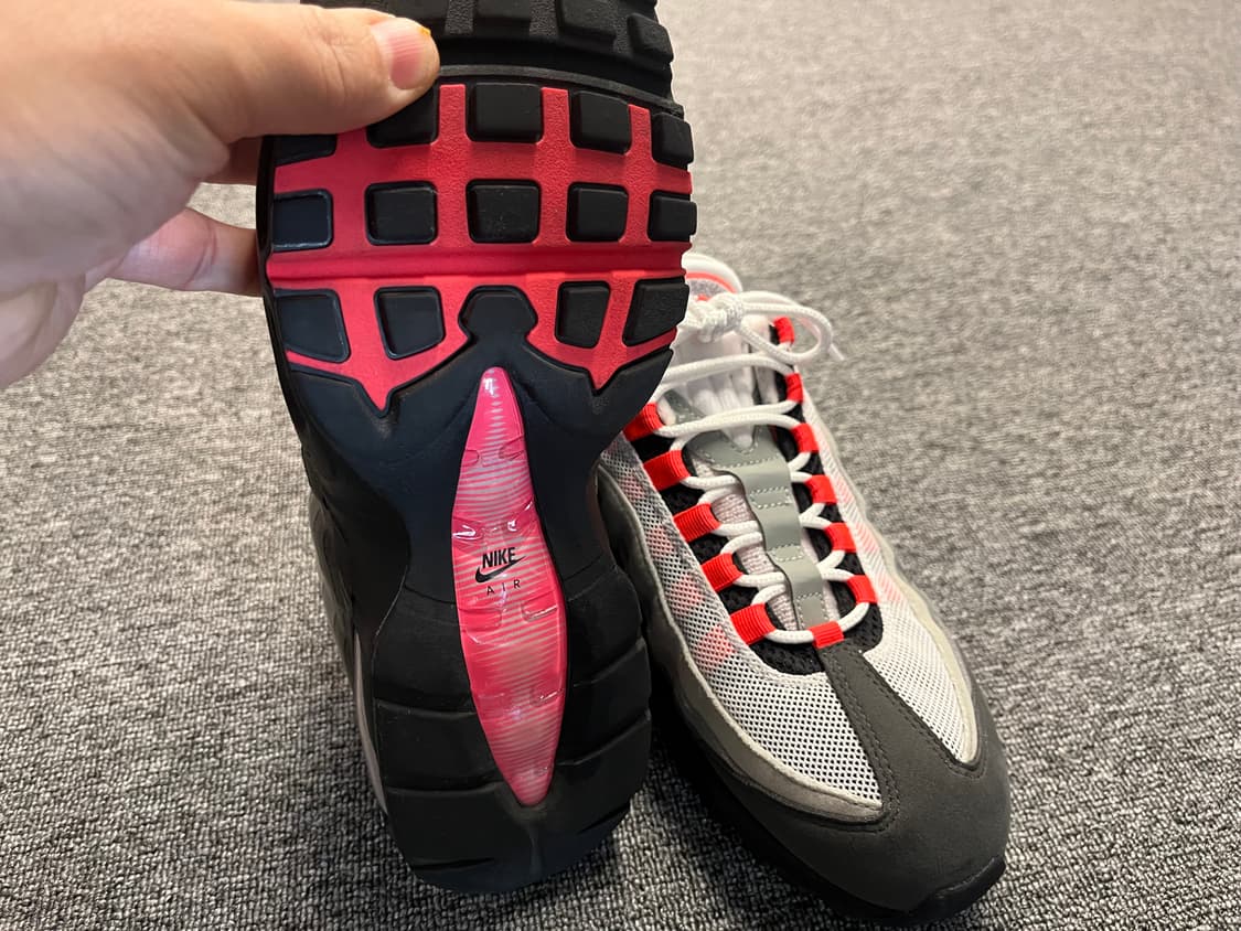 [280] 나이키 에어맥스95 미디움 애쉬 앤 솔라 레드  상품이미지6