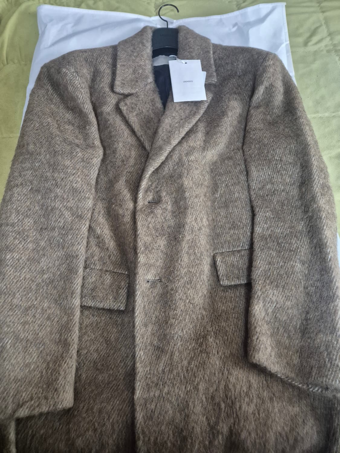 아모멘토 24fw 헤어리 롱코트 브라운 상품이미지4