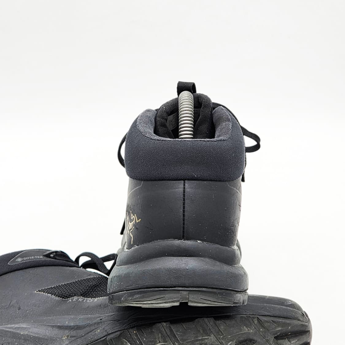 아크테릭스 에어리어스 미드 GTX 블랙 (260) 상품이미지2