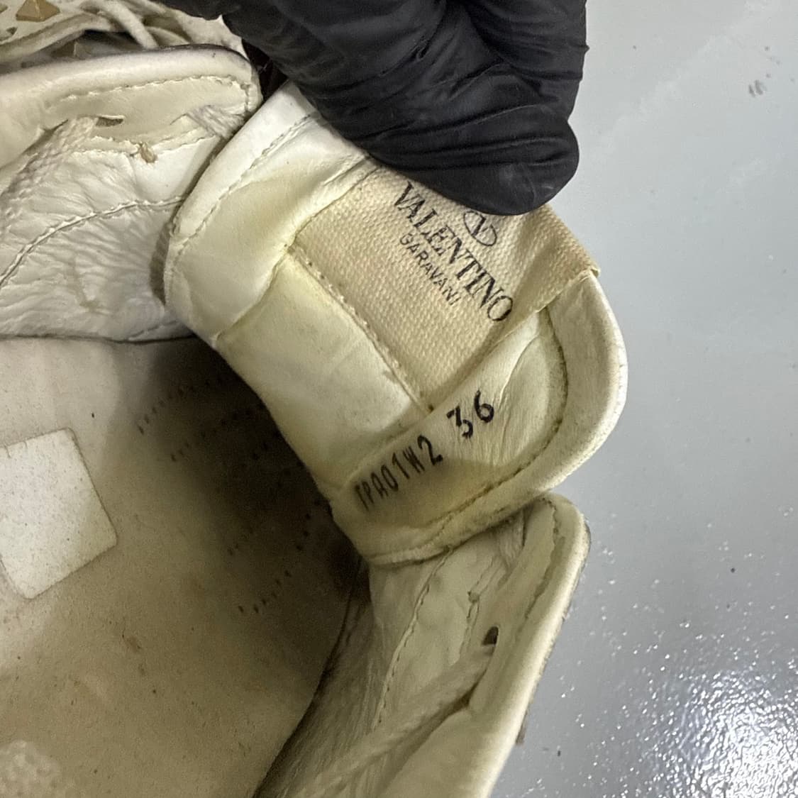 36 발렌티노 락스터드 스니커즈 0316T 상품이미지5