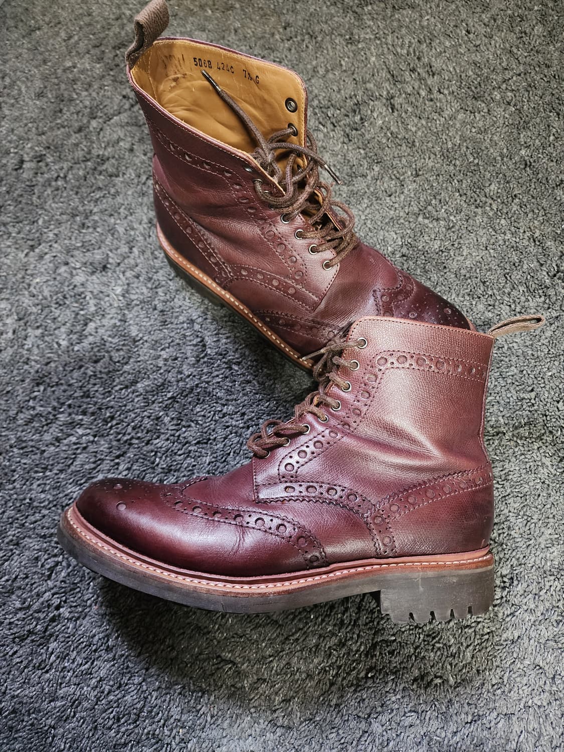 그렌슨 윙팁 브라운색 가죽 부츠 상품이미지1