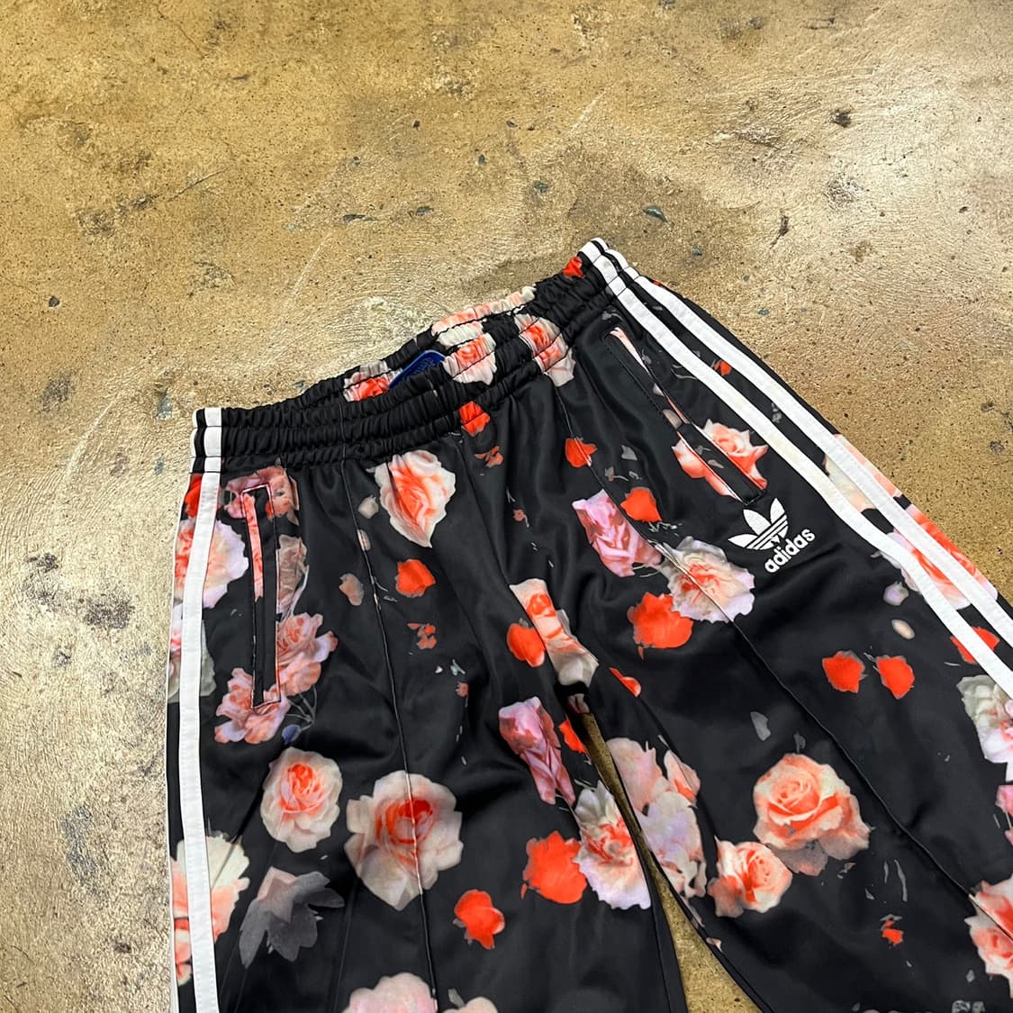 [정품/36] 아디다스 블랙 플라워 트랙 팬츠 b18 상품이미지1