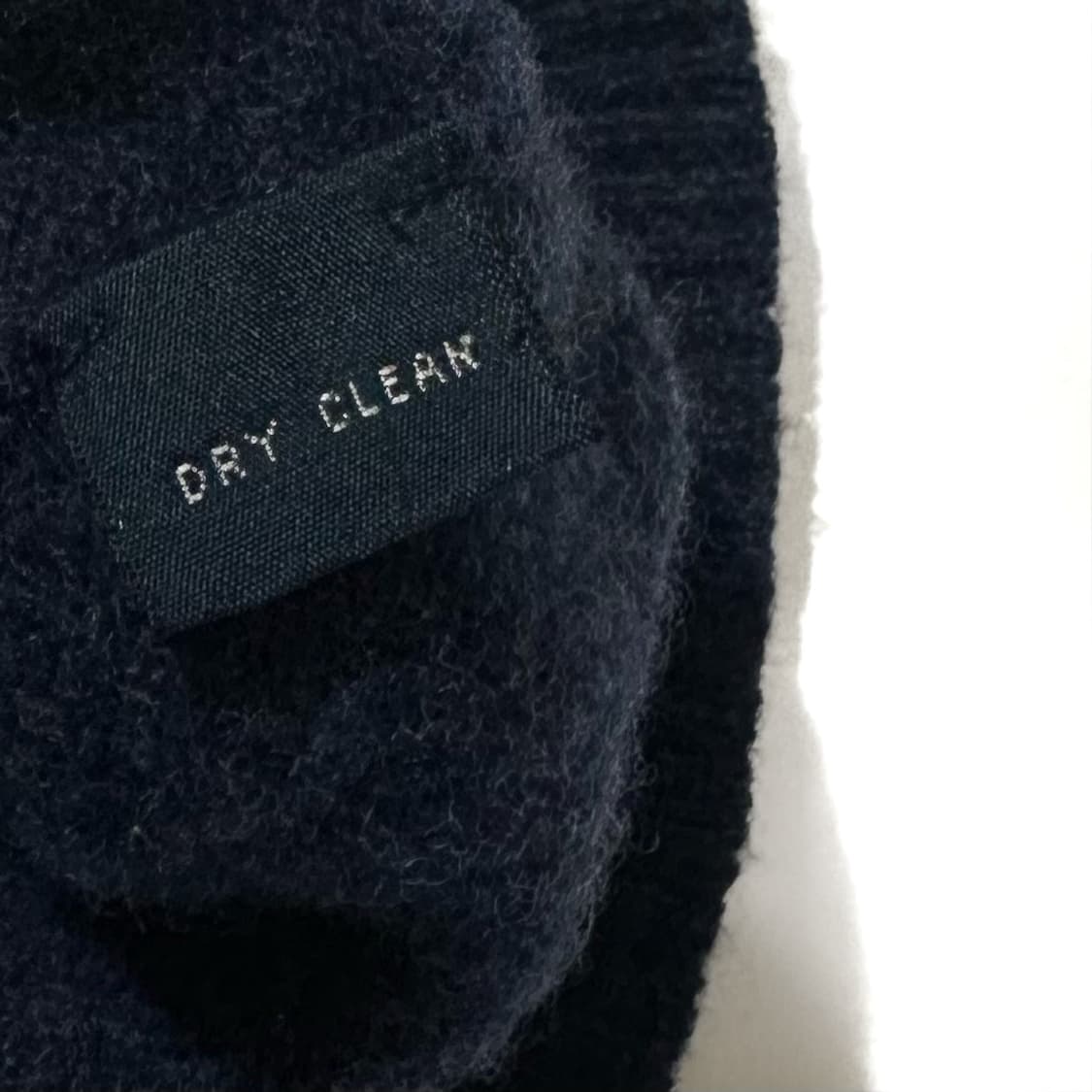 폴로 램스울 브이넥 니트 상품이미지5