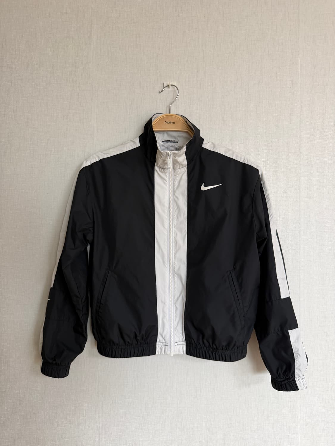 나이키 우먼스 바람막이 상품이미지1