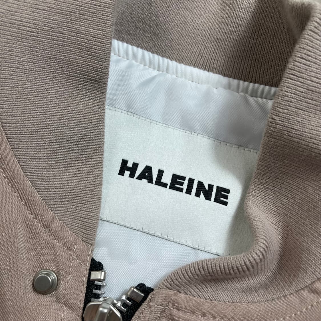 Haleine 알렌느 사틴 바시티 3D 봄버 자켓(1) 상품이미지2