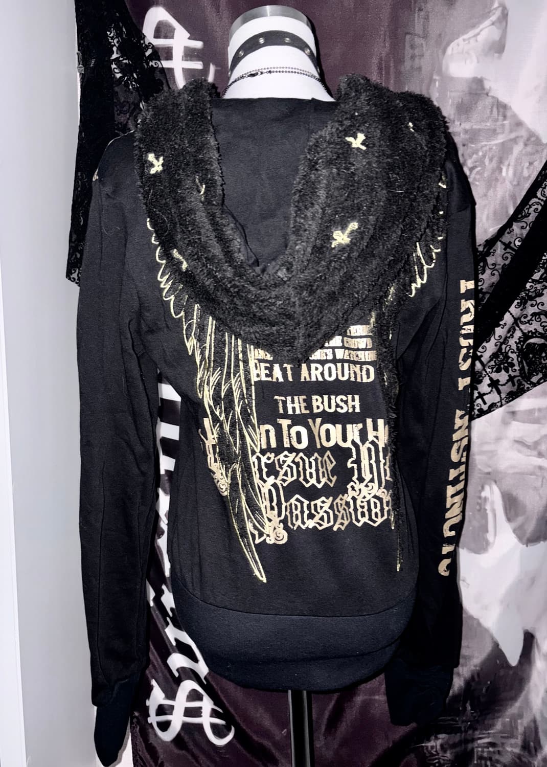 오네갸루 펑크 2000s 빈티지 자수 디테일 퍼 후드집업 세실맥비 상품이미지3