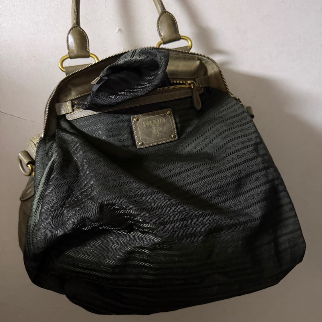 프라다 비텔로 샤인 빈티지 레더 토트백 상품이미지7