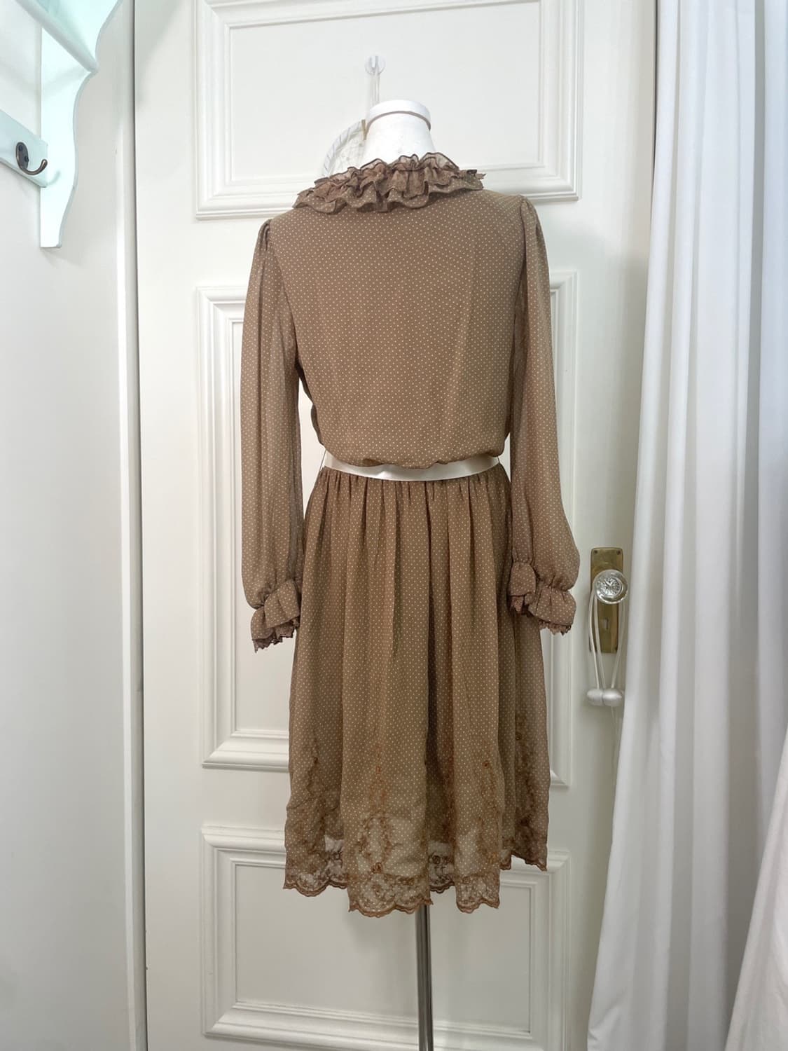 brown dot ruffle embroidery chiffon opc 상품이미지3