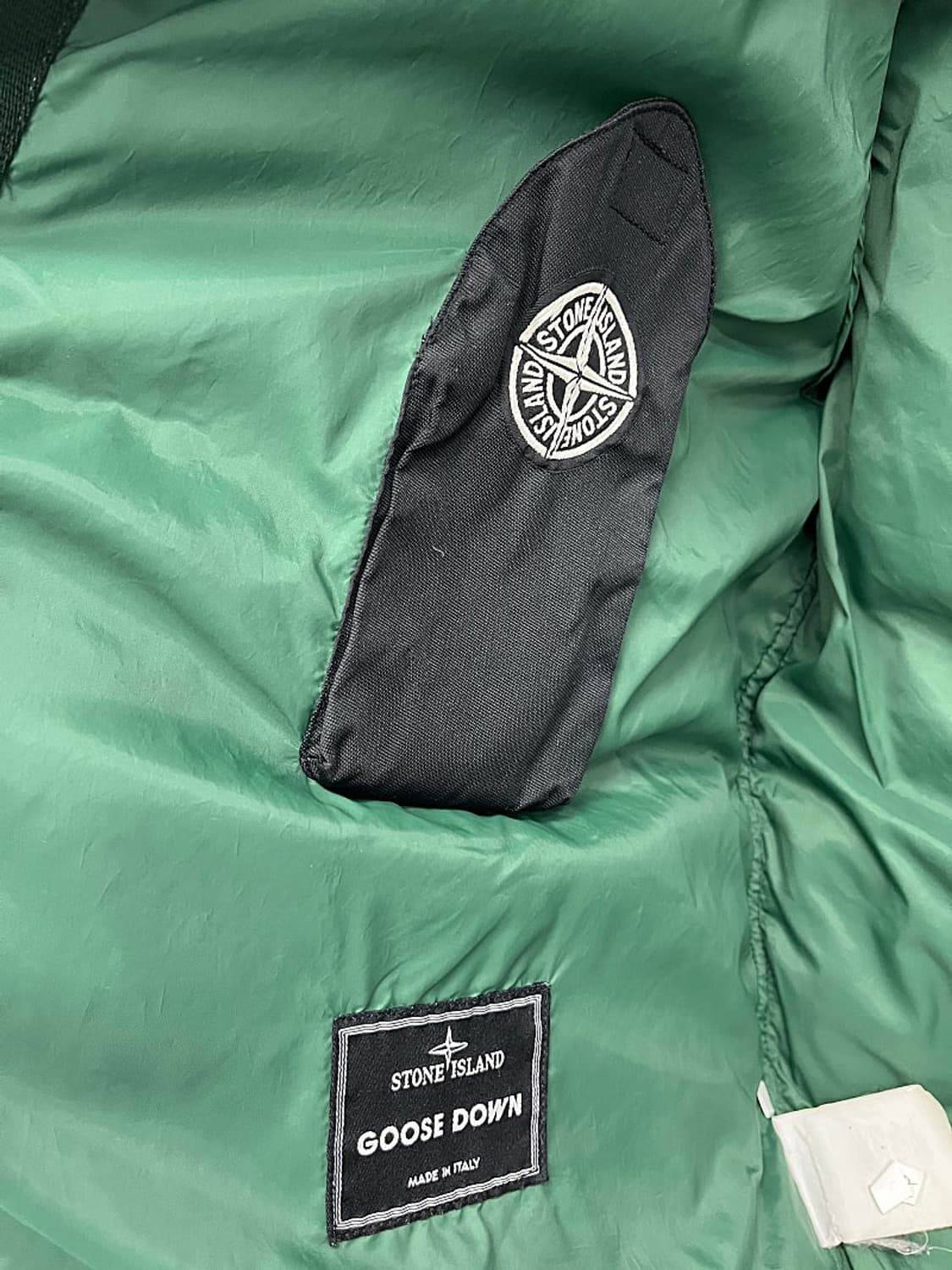105) 스톤아일랜드 모스그린 나일론 구스패딩  상품이미지8