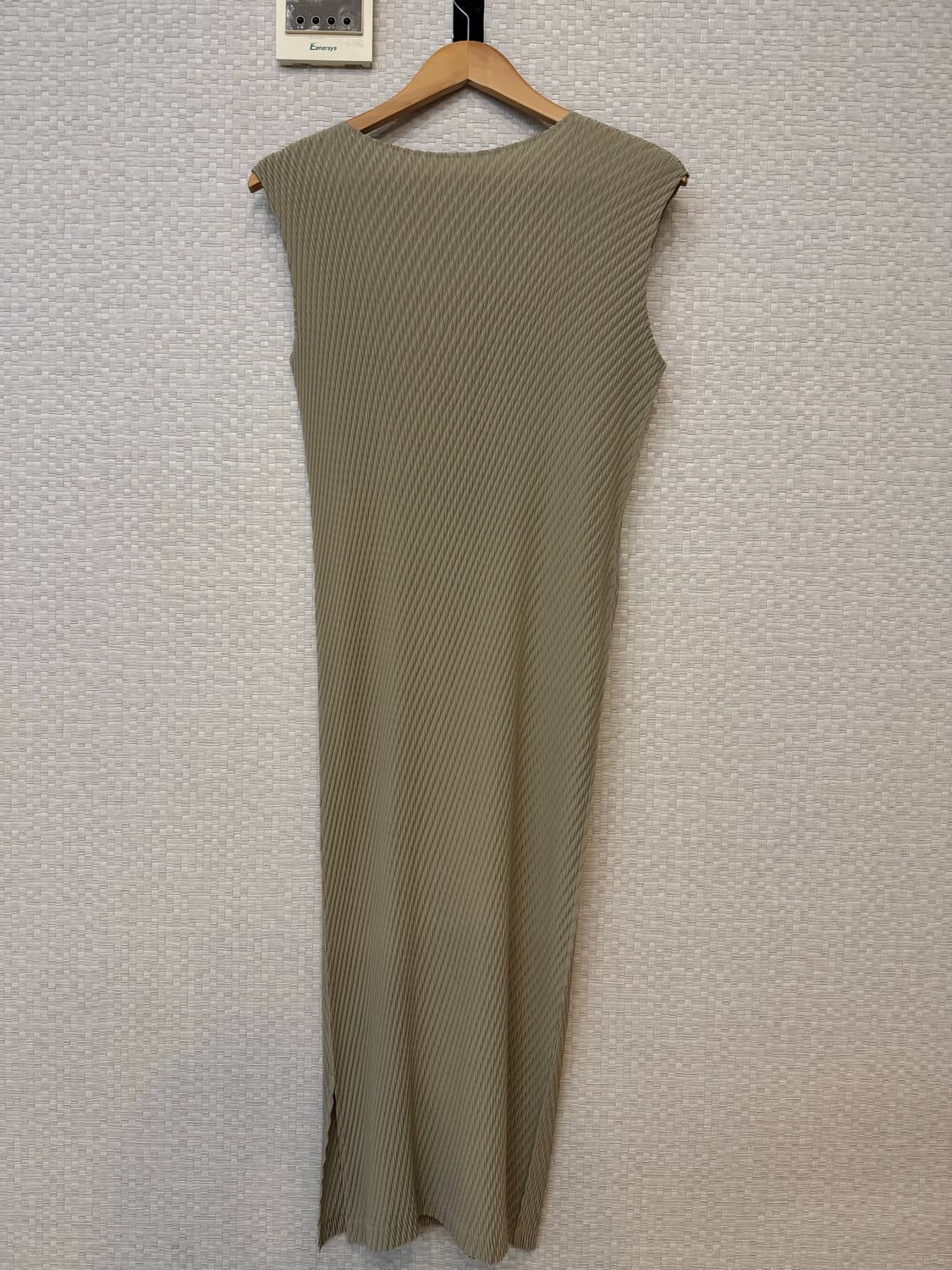 이세이미야케 롬버스 원피스 애쉬 베이지 상품이미지2