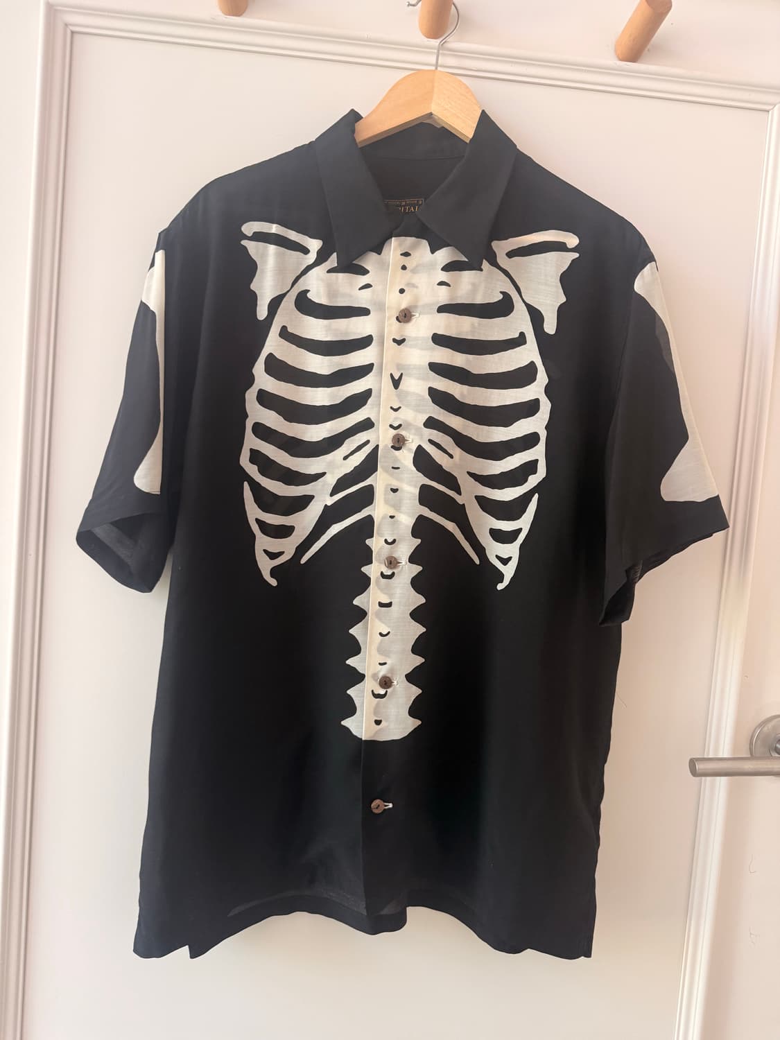  캐피탈(Kapital) 브랜드의 실크 레이온 본 알로하 셔츠 블랙 상품이미지1