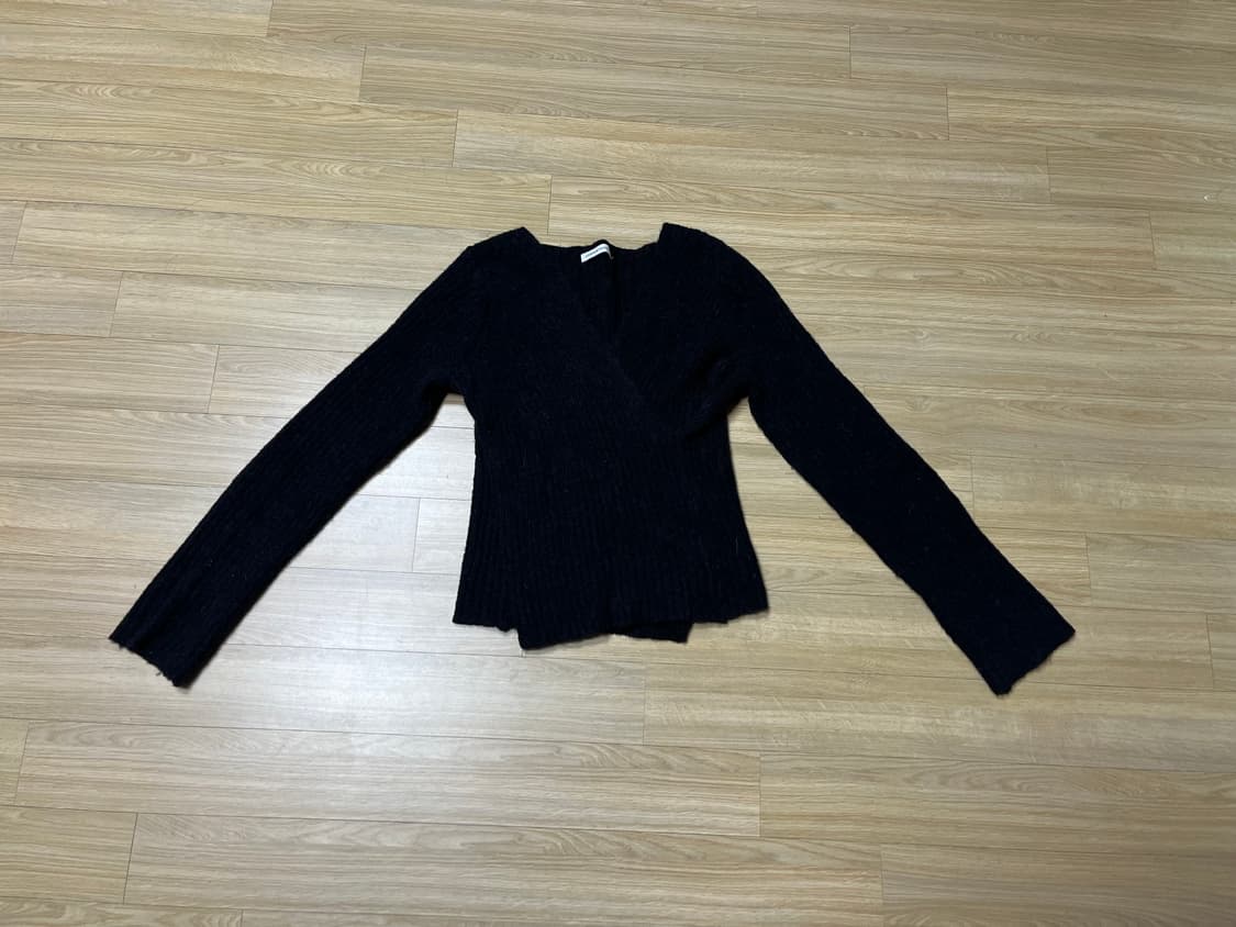 UNDERSTANDING 언더스탠딩 베이비알파카 브이넥 랩 니트 상품이미지2