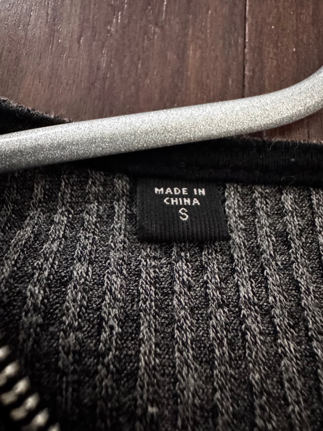 게스 브이넥 지퍼티 상품이미지5