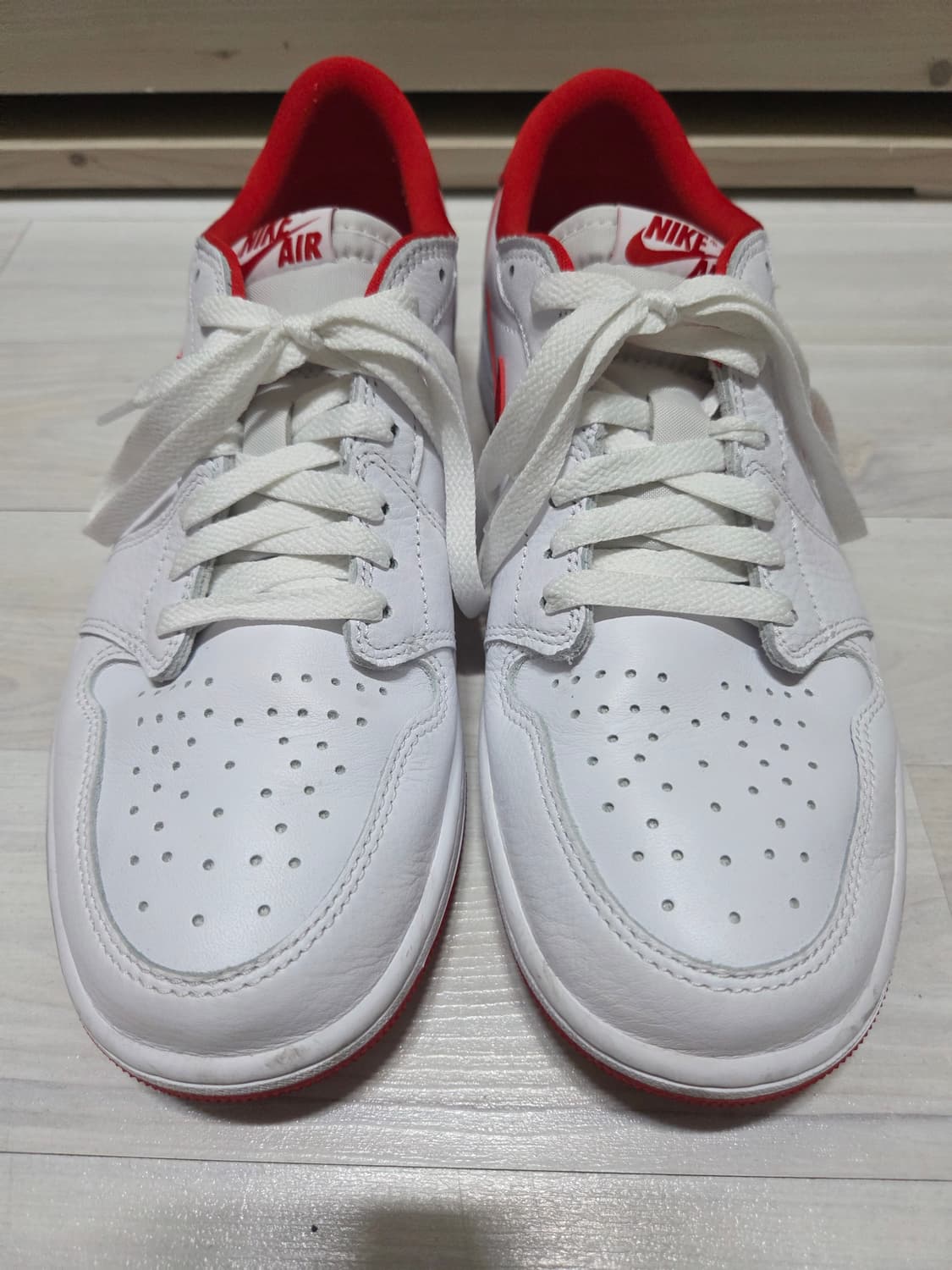 조던 1 레트로 로우 OG 유니버시티 레드 275 상품이미지2