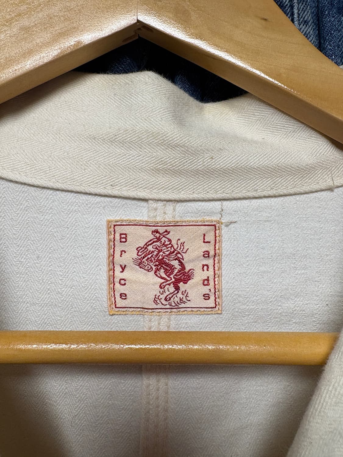 브라이슬랜드 자켓 40사이즈 판매합니다!!! 상품이미지2