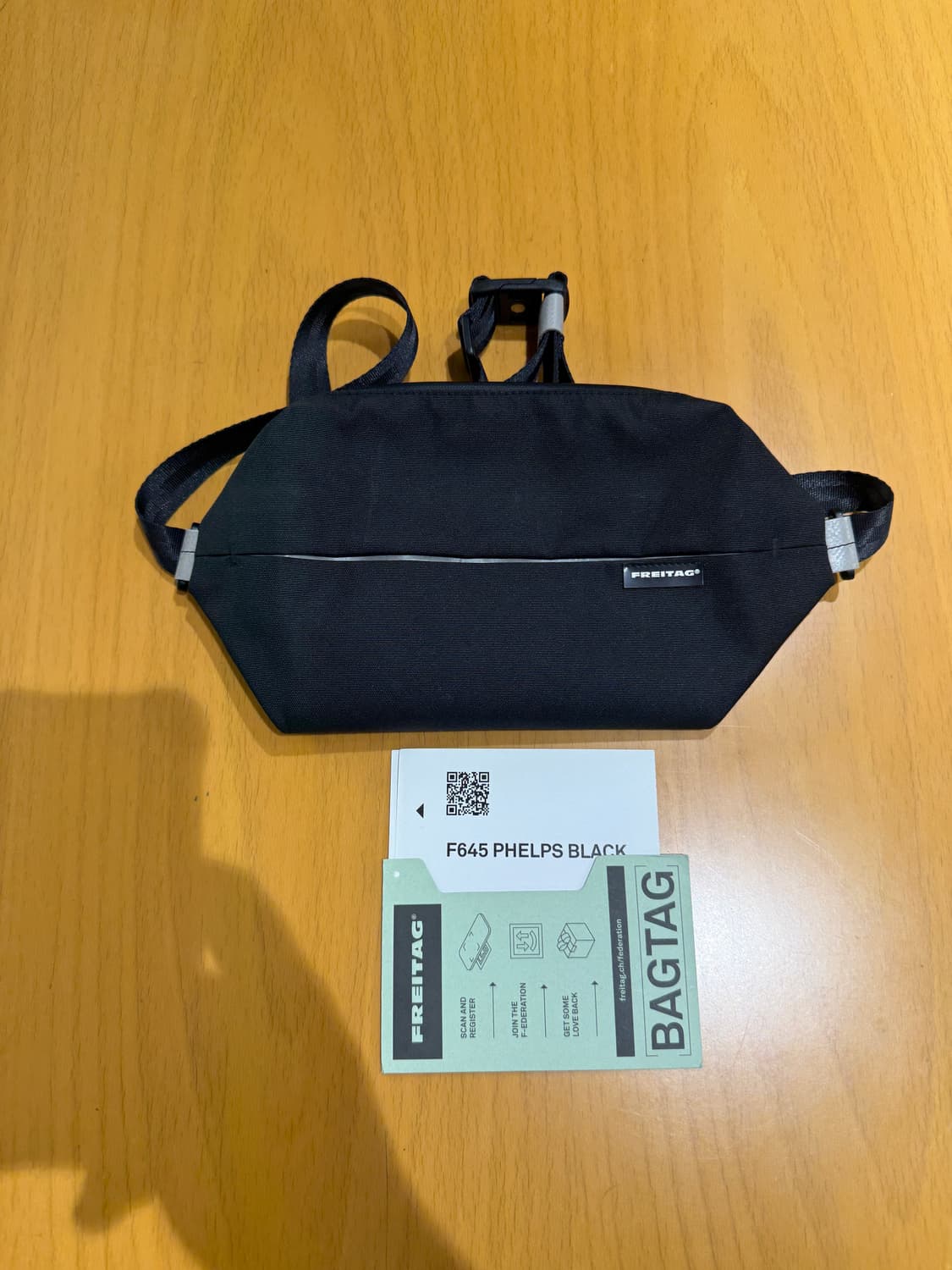 프라이탁 펠프스 F645 블랙 슬링백 상품이미지1