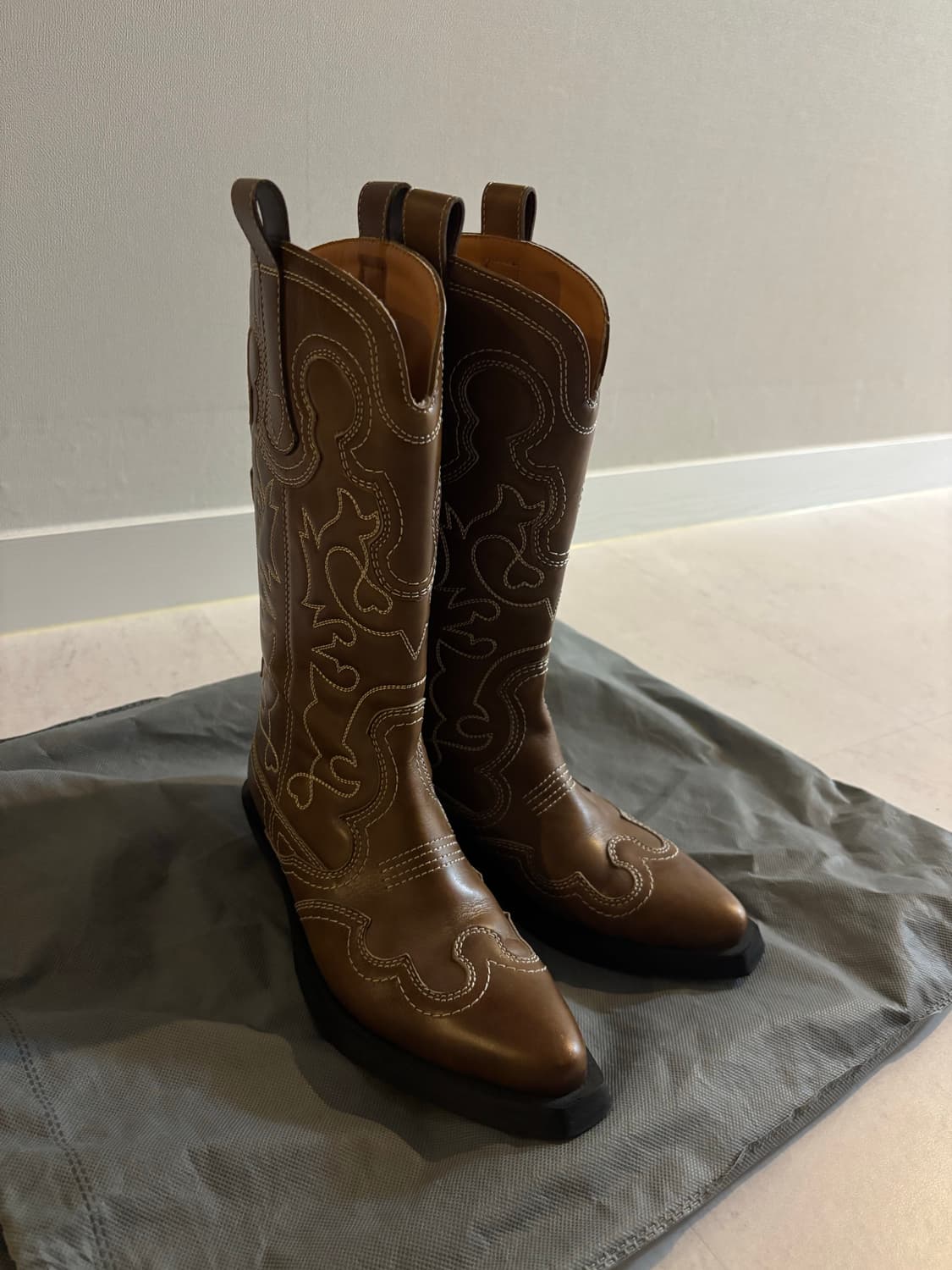 Ganni western boots 상품이미지3